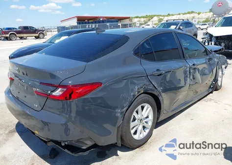 2025 Toyota Camry Le z USA, uszkodzony, nr VIN 4T1DAACK7SU630977